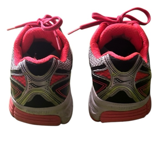 Saucony Women’s Size 7.5 Guide Running Shoes – Gray/Pink/black – Great Condition - Picture 5 of 11